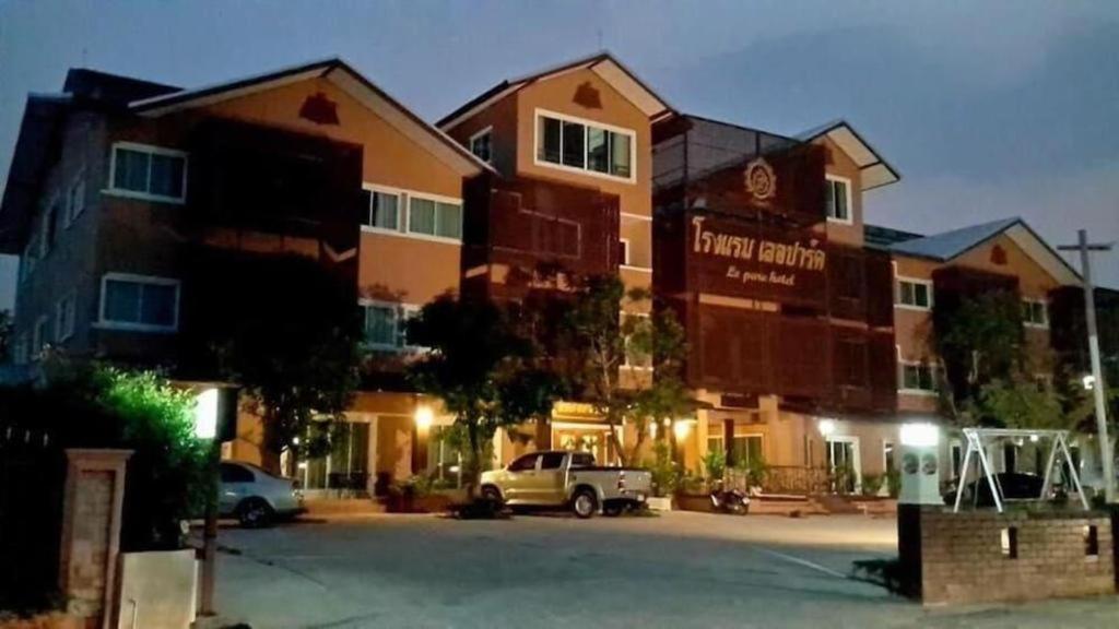 Le Parc Wangnang Hotel Phitsanulok Exterior foto