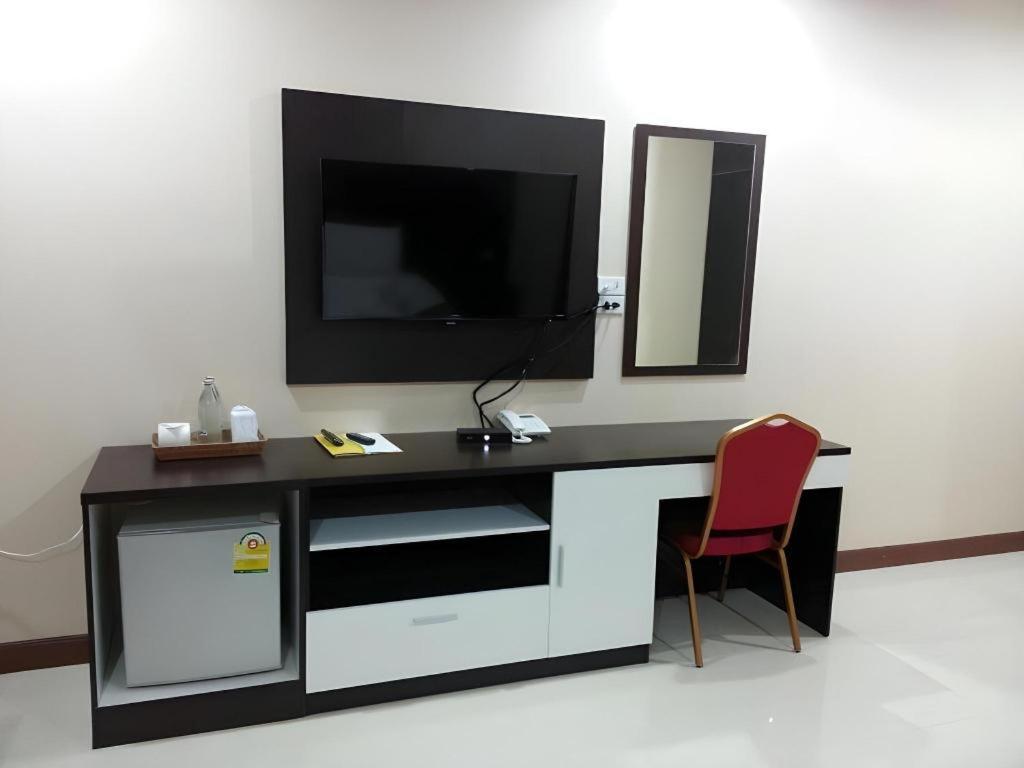 Le Parc Wangnang Hotel Phitsanulok Exterior foto