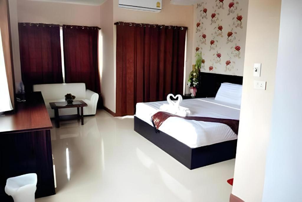 Le Parc Wangnang Hotel Phitsanulok Exterior foto