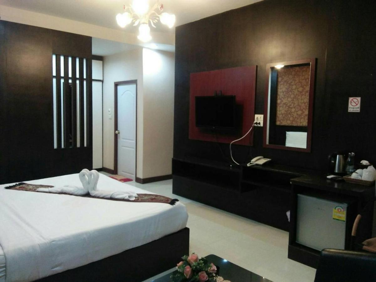 Le Parc Wangnang Hotel Phitsanulok Exterior foto